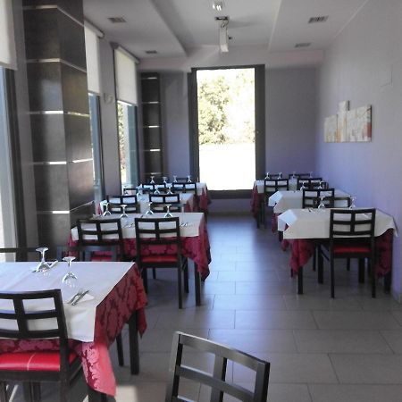 Hostal Restaurante Vial 奥伦塞 外观 照片