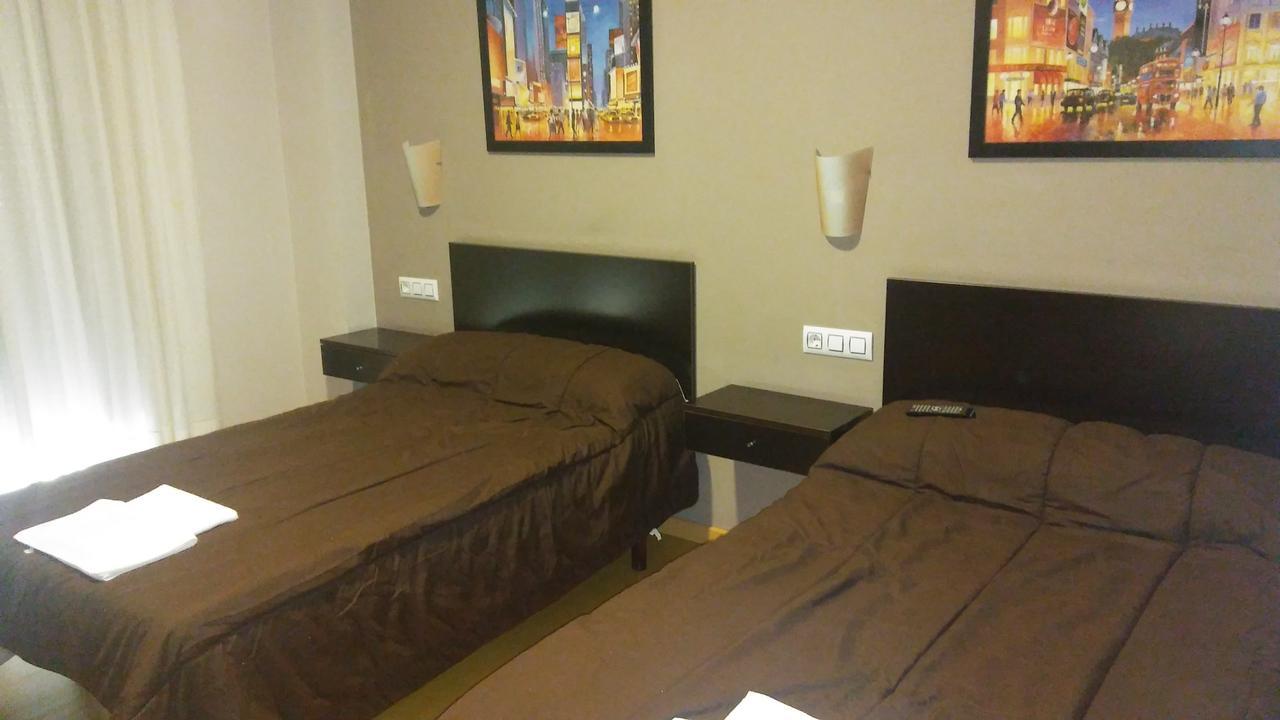 Hostal Restaurante Vial 奥伦塞 外观 照片